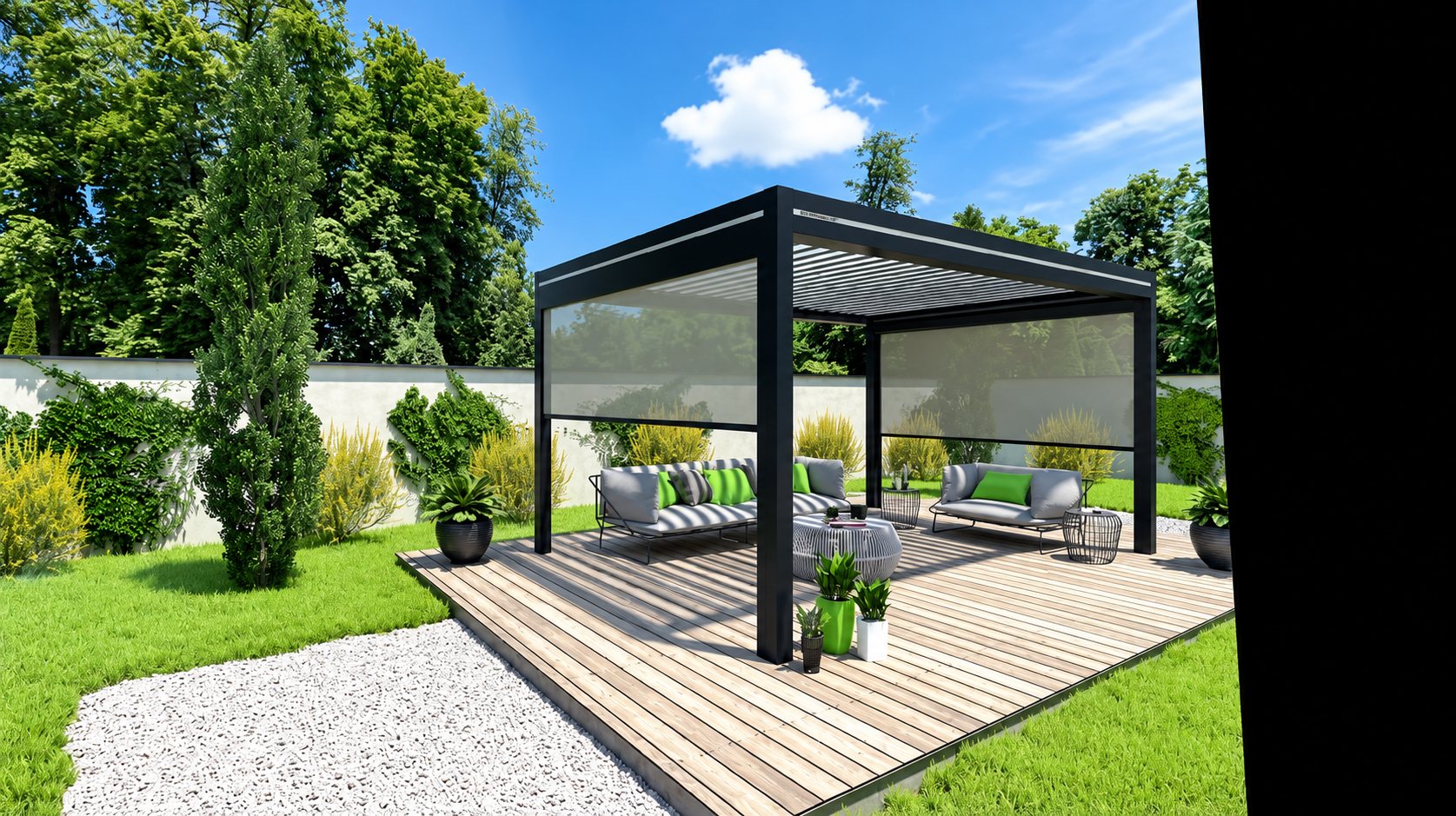 Rendu d'une pergola bioclimatique en aluminium anthracite à lames orientables et stores, abritant un salon de jardin sur une terrasse en bois entourée de verdure.